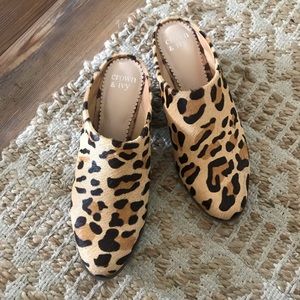 NWOT Crown & Ivy Leopard Clogs